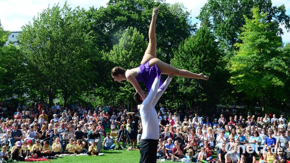 Auch Hebefiguren begeistern bei der Sommerserenade im Max-Reger-Park. Bild: Kunz