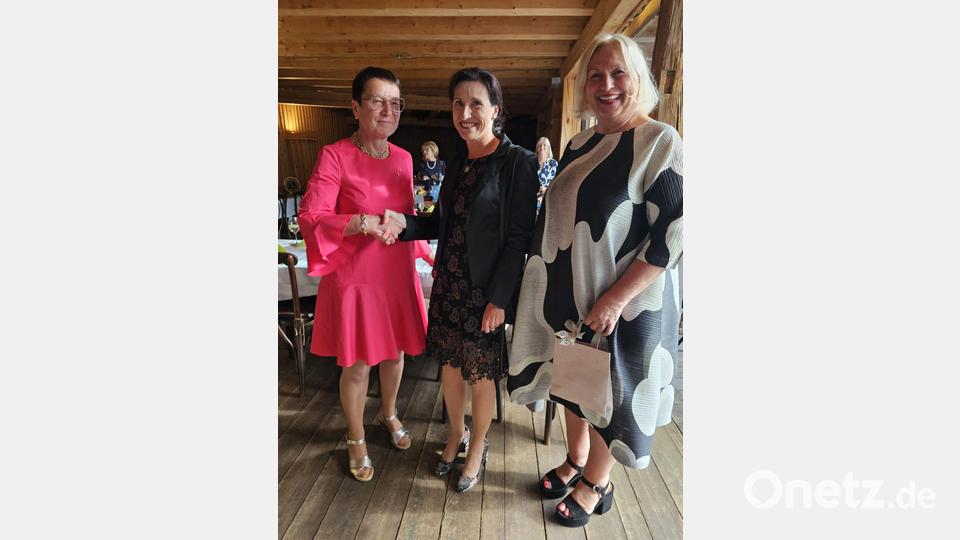 Neumitglied Tanja Schiffmann, Petra Helgert und Kornelia Sparrer Bild: Max Rauch/exb