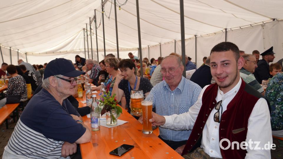 Über ein ganz gut besuchtes Pfarrfest freuen sich die Verantwortlichen. Bild: gi