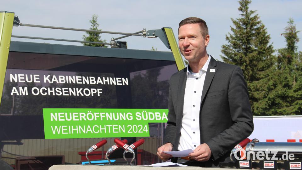 Landrat Florian Wiedemann bei seiner Rede auf dem Ochsenkopf. Bild: Landratsamt Bayreuth/exb