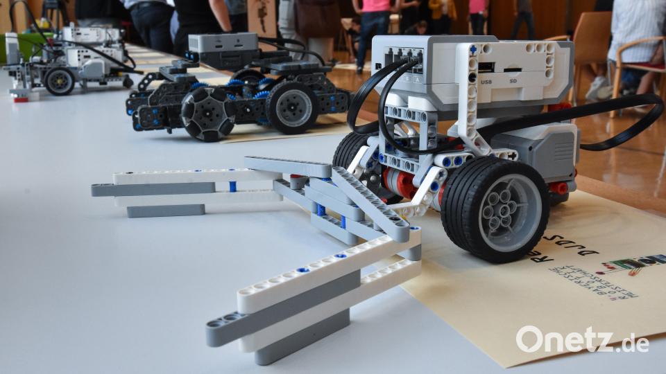 So sah der Roboter der Amberger Schülerinnen aus. Bild: Stephan Huber