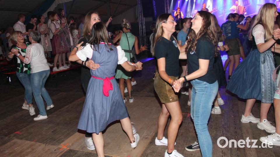 Partystimmung mit den &quot;Stoapfälzer Spitzbuam&quot; Bild: pi