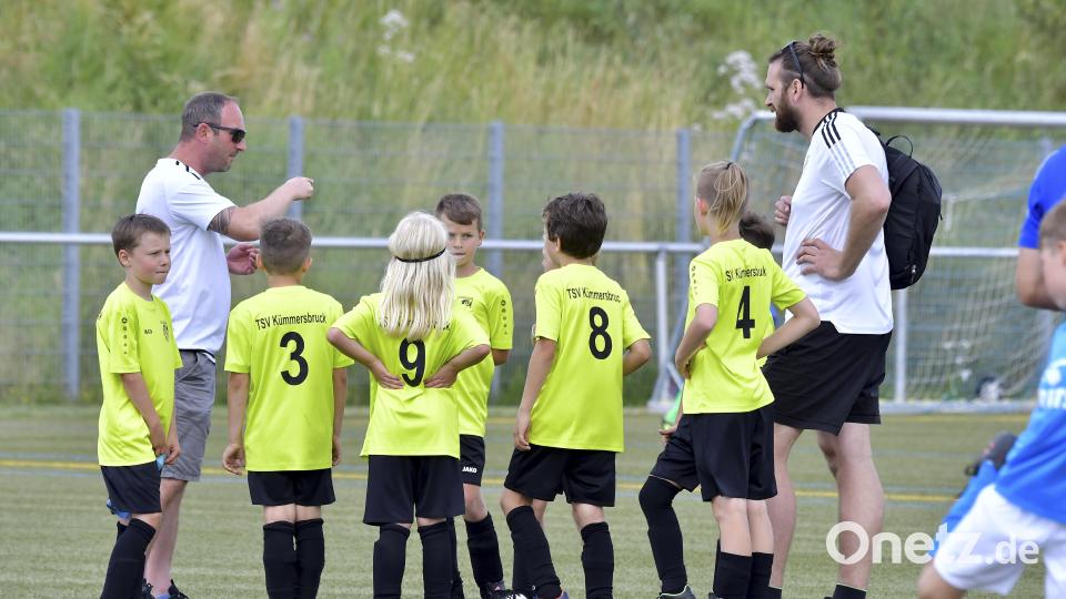 Lagebesprechung bei den E-Jugendlichen des TSV Kümmersbruck. Bild: Hubert Ziegler