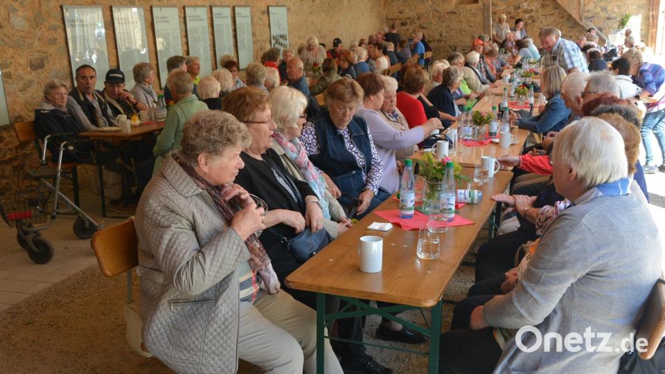 Vollbesetzt war am Mittwochnachmittag die Remise im Schafferhof. Bild: jr
