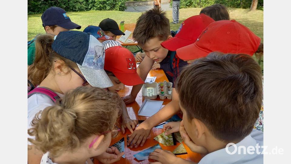 Die Kinder mussten verschieden Aufgaben lösen. Bild: Barbara Reiser/exb