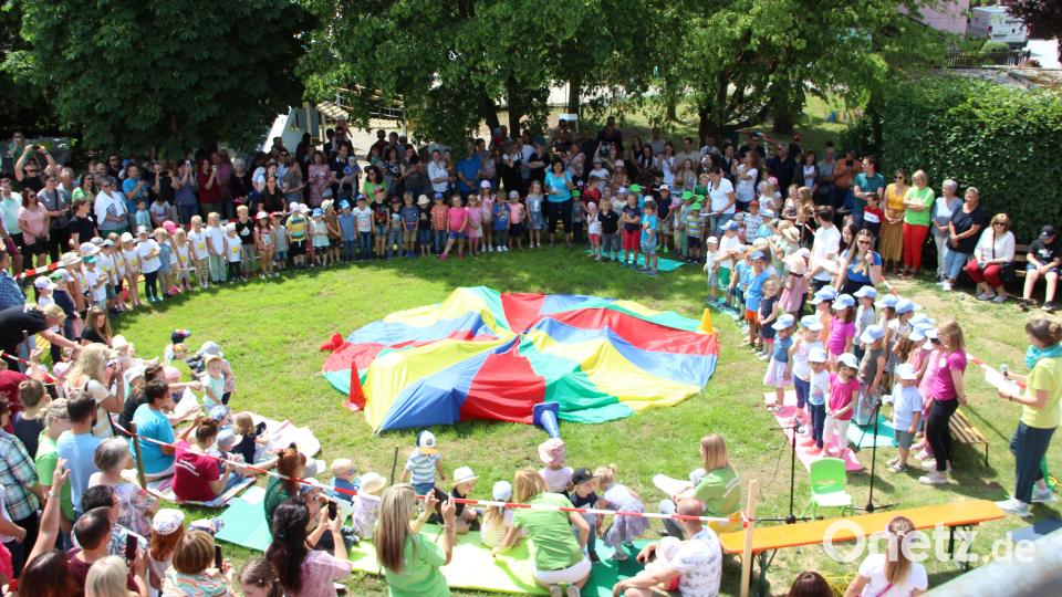 Fröhliche Kinder, gutgelaunte Gäste und natürlich das schöne Wetter machten diesen Tag zu einem Fest, an das man sicherlich noch gern zurückdenkt. Bild: lep