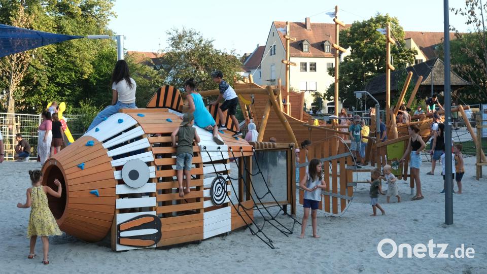 Der neue Spielplatz im Stadtpark war rechtzeitig zum Bürgerfest fertig geworden. Bild: Hirsch