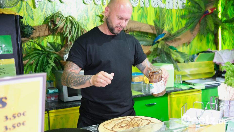 Pfannkuchen mit Nutella war der Hit am Crepes-Stand. Bild: Hirsch