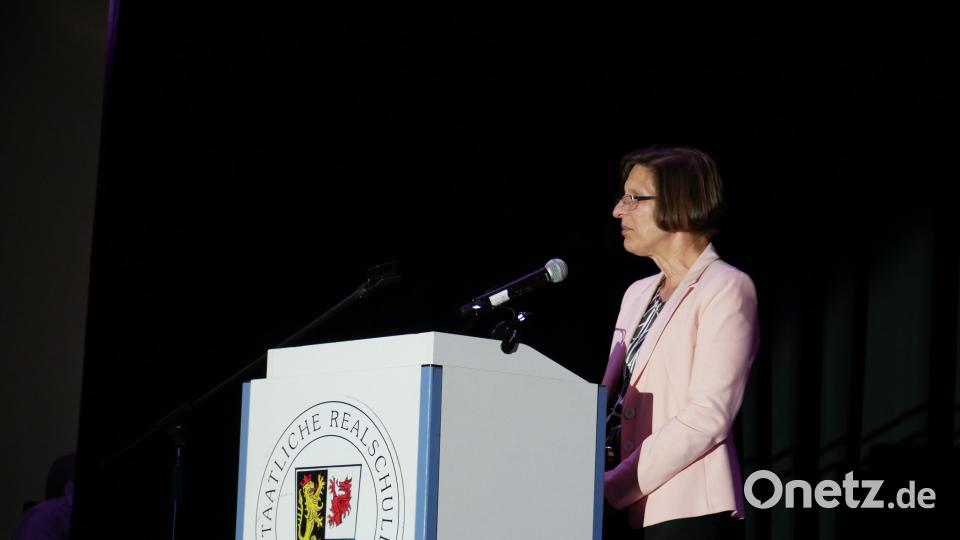 „Sprecht mit euren tschechischen Nachbarn, pflegt die Sprache und werdet Influencer für die bayerisch-tschechische Freundschaft.“ (Ministerialdirigentin Dr. Christine Modesto) Bild: hmr