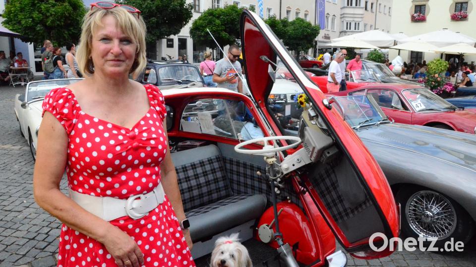...und sein Frauchen mit der Isetta. Bild: Kunz