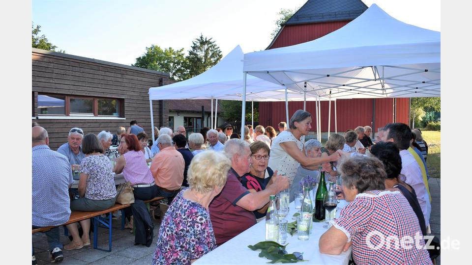 Die Gäste beim Weinabend. Bild: rgr
