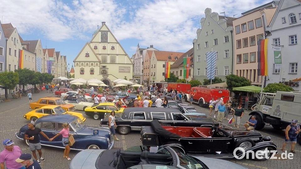 Die Innenstadt ist ein einziger großer Oldtimer-Parkplatz. Bild: Kunz
