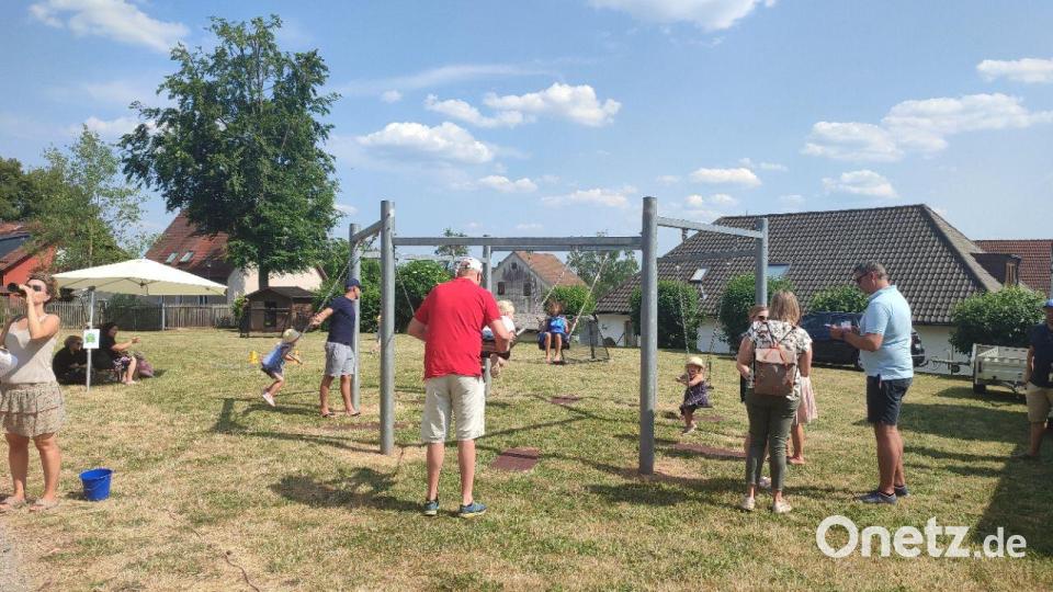 Die Kinder haben sichtlich Spaß beim traditionellen Sommerfest des Pressather Kindergartens. Bild: xs