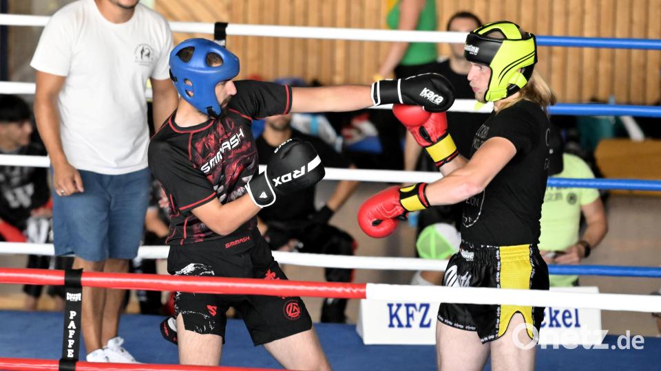 Markus Schultze (links) vom TV Weißenburg kämpfte gegen Leonhard Bauriedl (rechts) vom Champions Club Bild: Hubert Ziegler