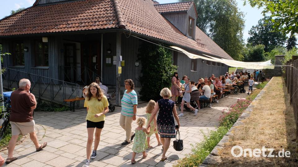 Gesellschaft und ein Miteinander waren beim Gemeindefest Trumpf. Bild: le