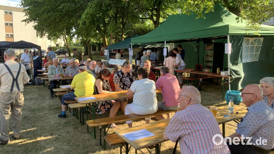 Gut besucht war das Fest der katholischen Pfarrei. Bild: adj