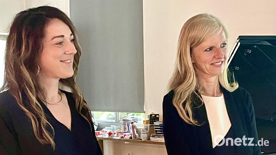 Das sind die neuen Mitglieder bei Inner Wheel Weiden (von links): Corinna Hagn und Sandra Ernst. Bild: gkr