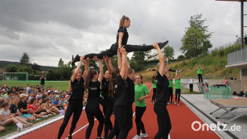 Auch die Tanzgruppe Grün-Weiß&quot; zeigte, was sie tänzerisch und sportlich drauf hat. Bild: frd