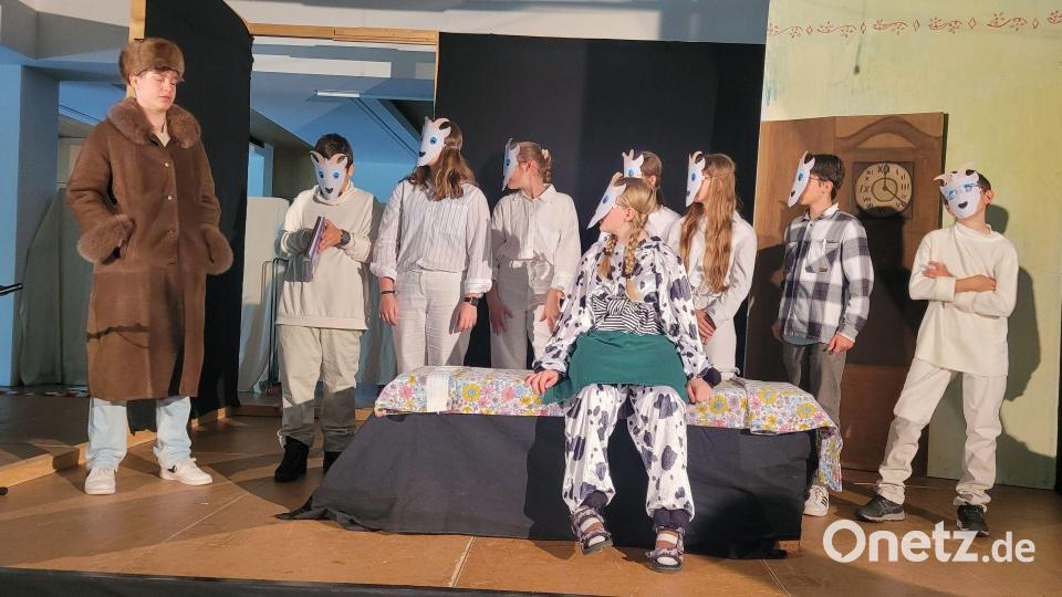 Ein Märchen der anderen Art am Gymnasium Neustadt Bild: Nadine Neuwirth/exb