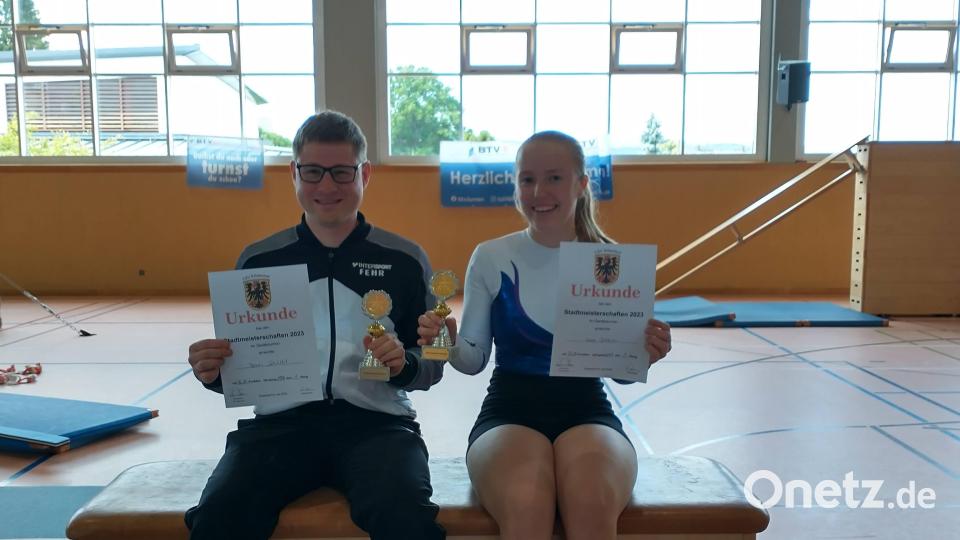 Bild zeigt die beiden Stadtmeister Lena Dietrich und Benjamin Schlicht. Bild: TSV Erbendorf/exb