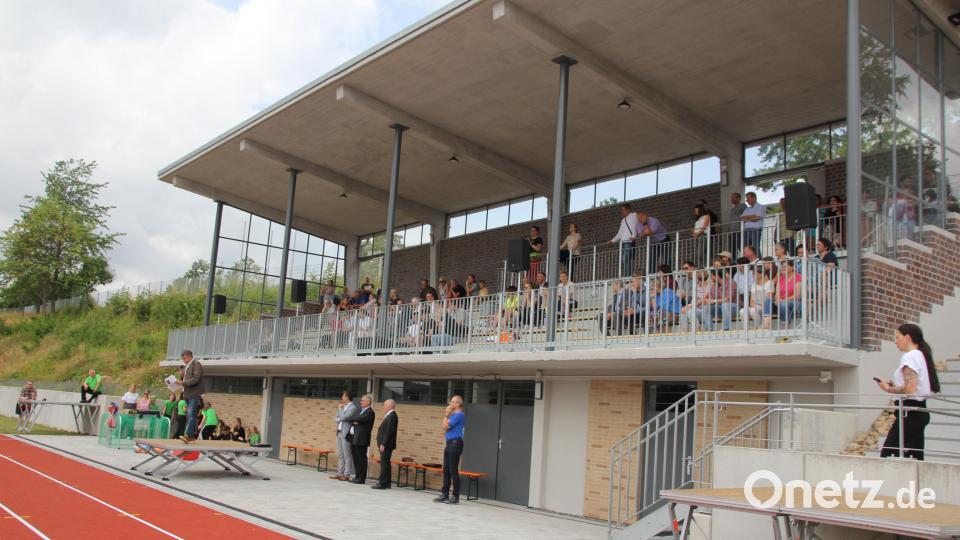 Die Trbüne ist das Prunkstück des Stadions Bild: frd