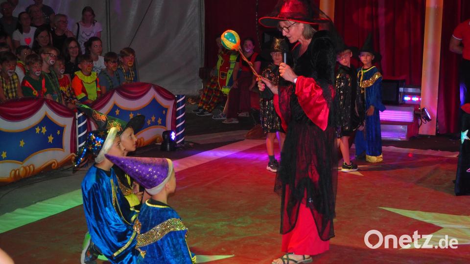 „Manege frei“ für die Grundschule Neustadt/WN Bild: krb