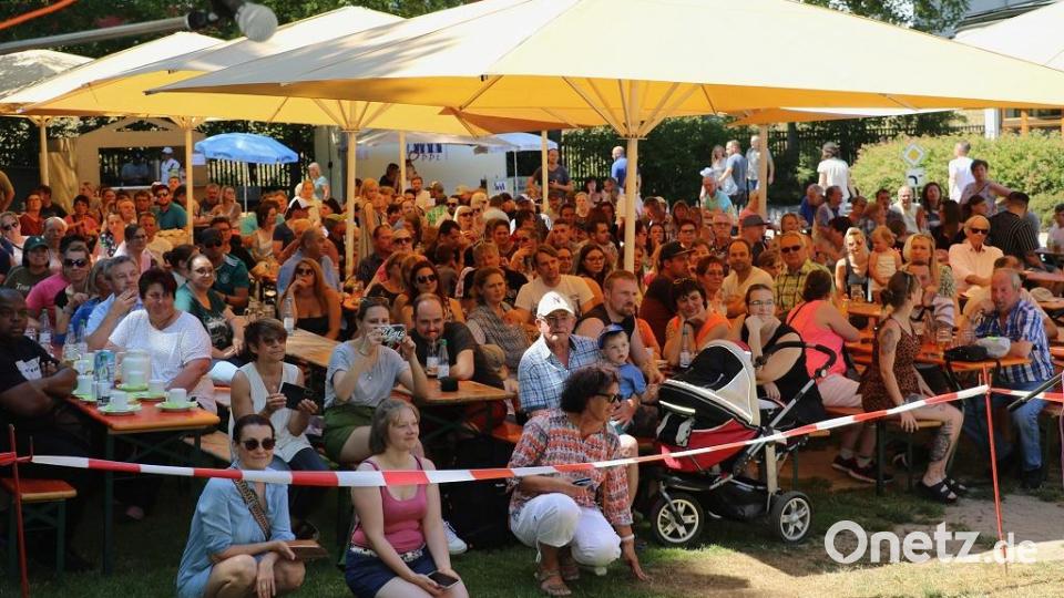Groß war das Publikum bei den Darbietungen der Kinder zum Auftakt. Bild: Christina Schmidt/exb