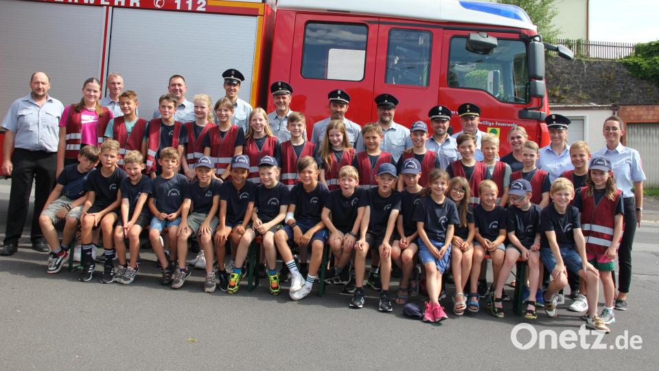 Vierzig Kinder legten erfolgreich die Kinderflamme ab, auf diesen Nachwuchs ist die Pirker Wehr zurecht stolz. Bild: kki