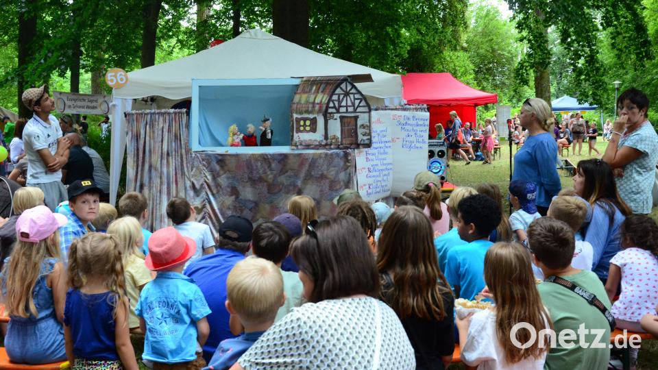 Puppentheater &quot;Hänsel und Gretel&quot; bei der Evangelischen Jugend. Bild: Kunz
