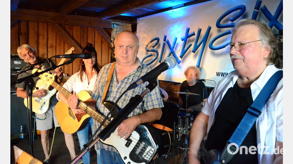 "Sixty Six" Six mit ihrer handmade-Musik in der Scheidler-Scheune. Bild: Kunz