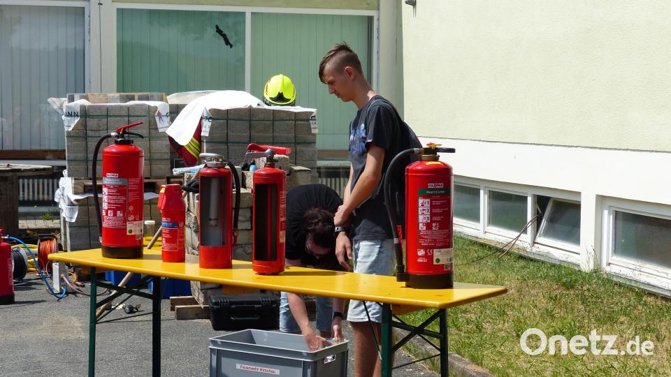 Wie funktioniert der richtige Umgang mit einem Feuerlöscher? Beim Gartenfest gibt es Informationen für die Bevölkerung. Bild: hme