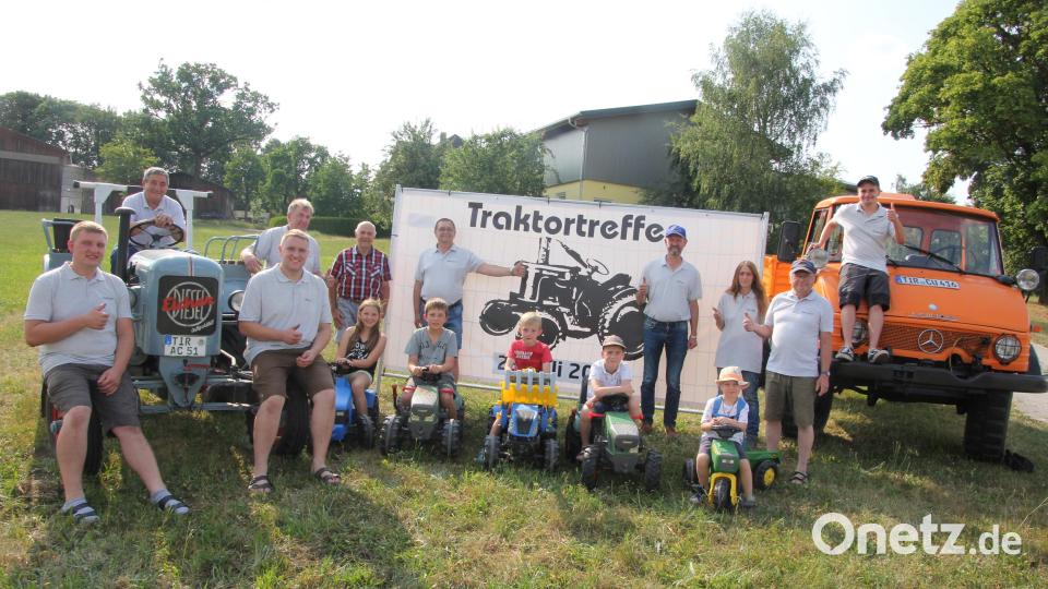 Der "1. Traktor-Oldie-Club" Tirschenreuth lädt am Sonntag, 23. Juli, zu seinem 7. Traktortreffen in Hohenwald ein. Auch Kinder sind mit ihren Spielzeugtraktoren vertreten. Links ein alter Eicher von Sepp Kraus aus Hohenwald, Baujahr 1954. Bild: kro