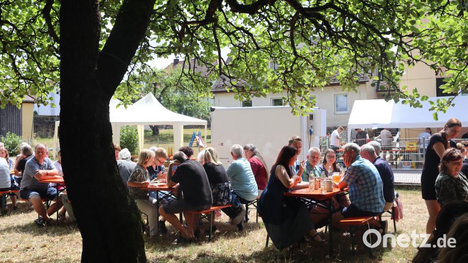 Die Windischeschenbacher feiern Pfarrfest. Bild: wrm