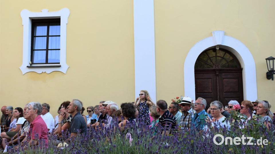 Serenade der Dießurter Musikkapelle im Schlosshof Bild: rgr