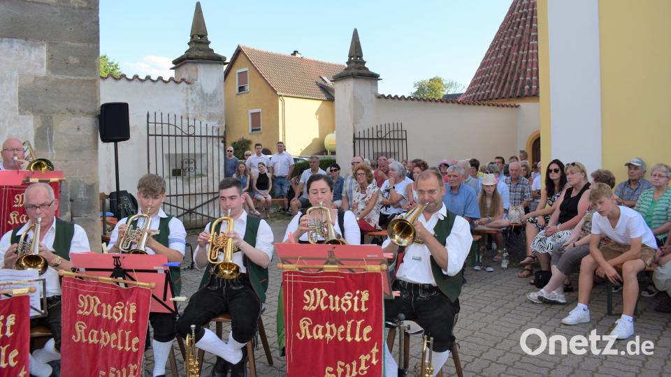 Serenade der Dießurter Musikkapelle im Schlosshof Bild: rgr