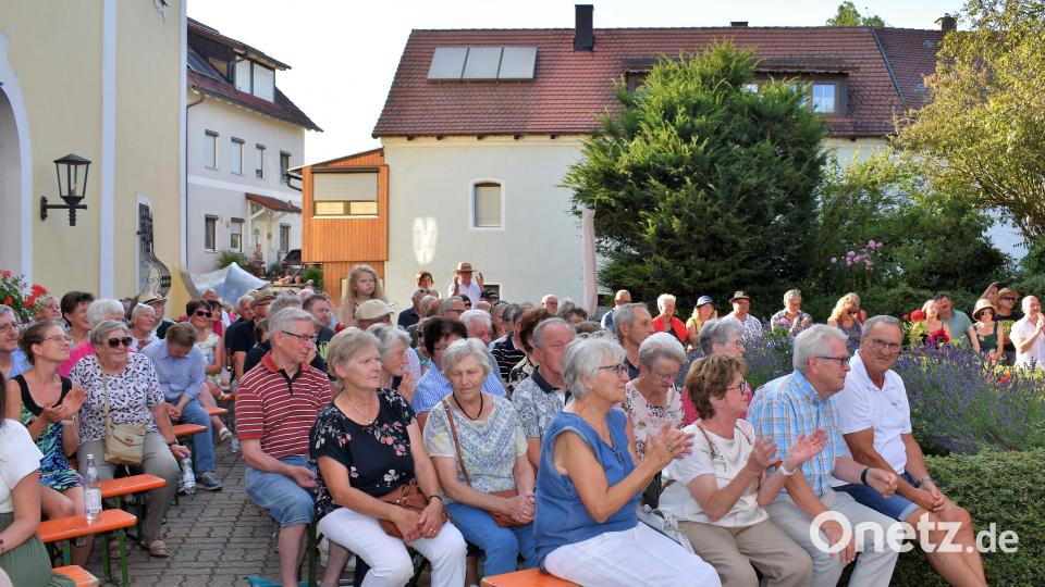 Serenade der Dießurter Musikkapelle im Schlosshof Bild: rgr