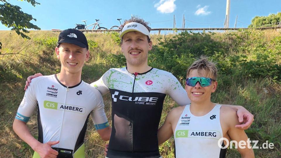 Samuel Keck, Noah Treptow und Luca Bukenberger (von links) freuten sich über gute Plätze. Bild: sil