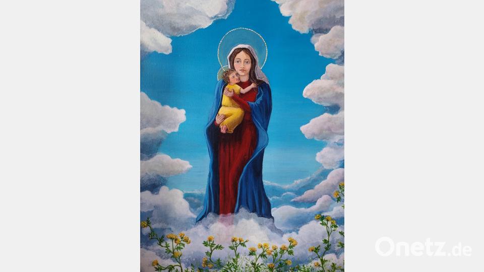 Solveig Dejardin aus Schönlind bei Neukirchen hat die von Wolken umgebene Muttergottes, mit Jesus auf dem Arm, künstlerisch wieder zum Vorschein gebracht und so dem Wosa-Marterl zu neuem Glanz verholfen. Bild: rha