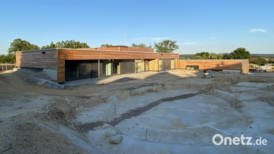Das neue Kinderhaus &quot;Waldwichtel&quot; am Stationsweg in Waldsassen. Die Außenanlagen werden nicht bis zum Start des Betriebs im September fertig. Bild: Markus Scharnagl/exb