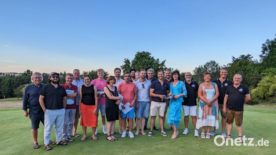 Der &quot;Preis des Präsidiums&quot; ist auf der Anlage des Golfclubs Stiftlands ausgespielt worden. Im Bild die Teilnehmenden mit Präsident Herbert Bäuml (rechts). Bild: Golfclub Stiftland/exb