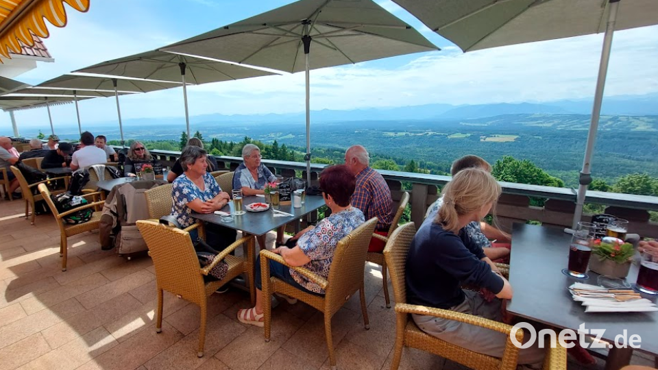 Ein gemütlicher Teil durfte bei dem Ausflug nicht fehlen. Eingekehrt wurde in dem 1000 Meter hoch gelegenen Terrassen-Café. Bild: ads