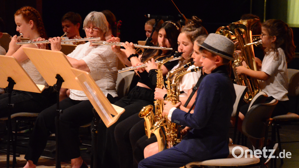 Beim Sommerkonzert in der Max-Reger-Halle weiß das Augustinus-Gymnasium zu begeistern. Bild: Kunz