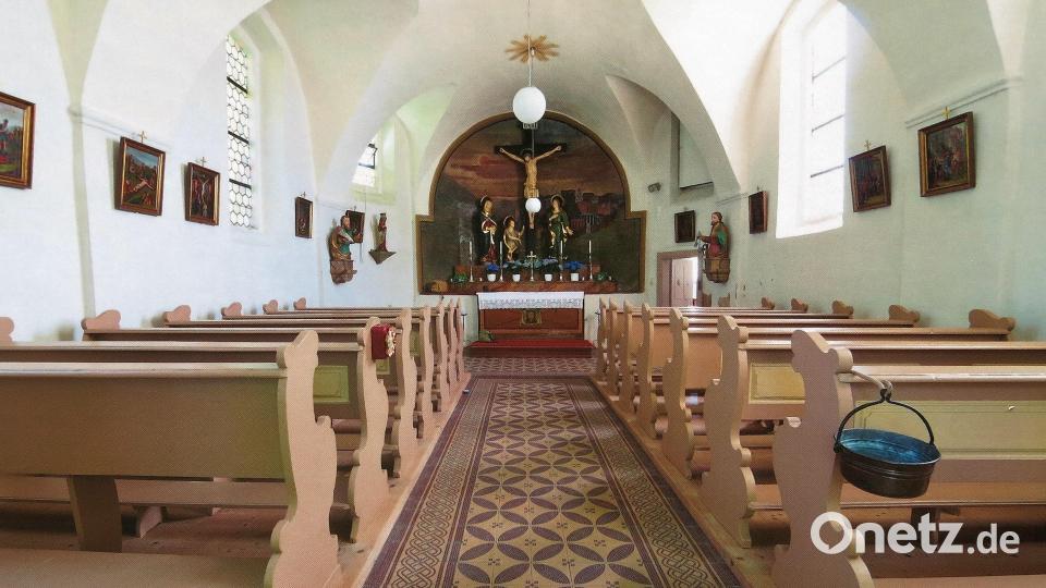 Der Kemnather Fotograf Rainer Sollfrank hat ein 100 Seiten starkes Fotobuch zur Kalvarienbergkirche vorgelegt. Repro: Rainer Sollfrank/exb