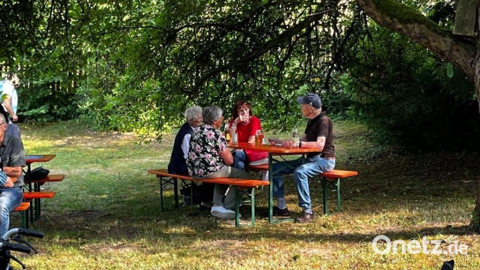 Pfarrfest der evangelischen Kirchengemeinden Thumsenreuth und Krummennaab im Pfarrgarten. Bild: Evangelischen Kirchengemeinde Thumsenreuth-Krummennaab/exb
