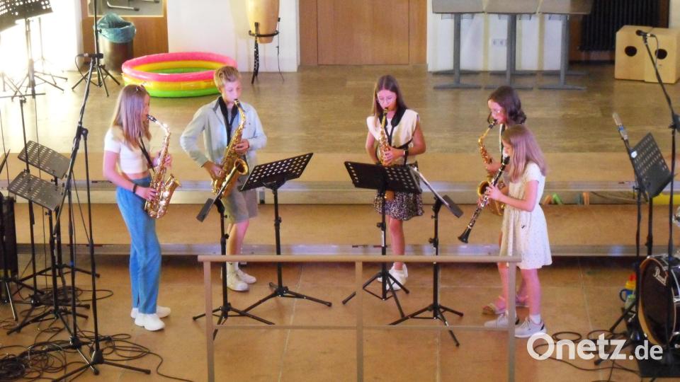 Saxophon- und Klarinettenensemble der Unterstufe Bild: hbl