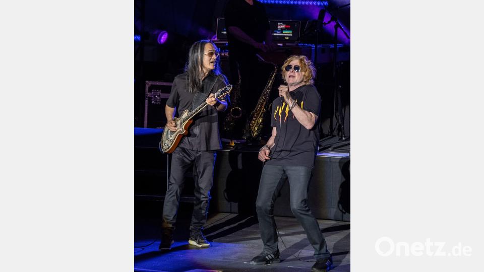 Mick Hucknall (rechts) und Gitarrist Kenji Suzuki. Bild: ODEON Concerte GmbH &amp; Co. KG