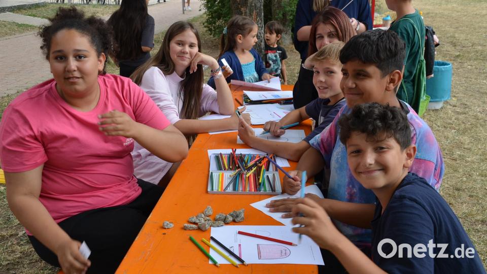 Die Wünsche für die Gestaltung des Freizeitzentrums konnten die Kinder und Jugendlichen auch zeichnen. Bild: ak