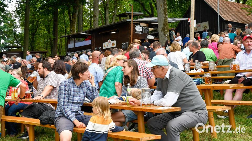 Der Berg führt immer wieder Alt und Jung in schönster Eintracht zusammen. Bild: Petra Hartl