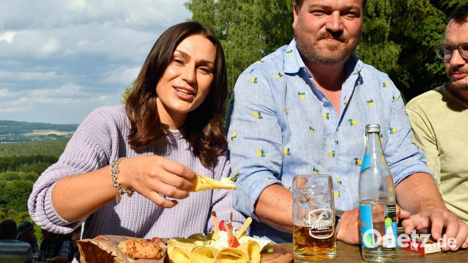 Von wegen reines Bratwurst-Fest: Auf dem Annaberg gibt es viele Leckerbissen, die einem das Wasser im Mund zusammenlaufen lassen. Bild: Petra Hartl