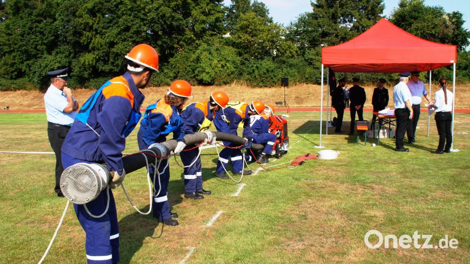 Auf Teamwork kommt es beim Zusammenkoppeln der Schläuche an. Bild: sir